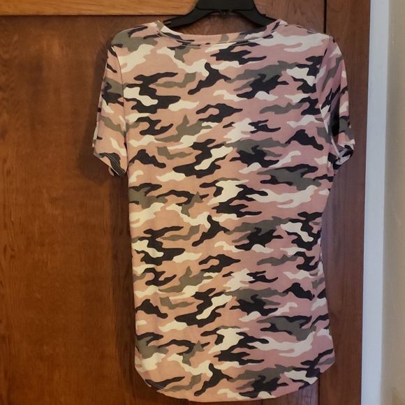 COPY - Pink camo tshirt - Picture 2 of 2